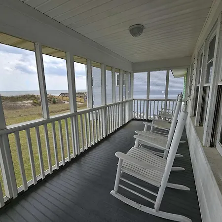 Cool Air Cottage- Upstairs- Ocean Front Duplex